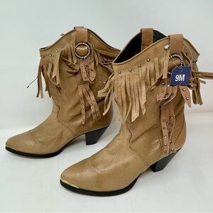 NWT Santa Fe Boot Co. Tan Fringe Western Boots Size 9